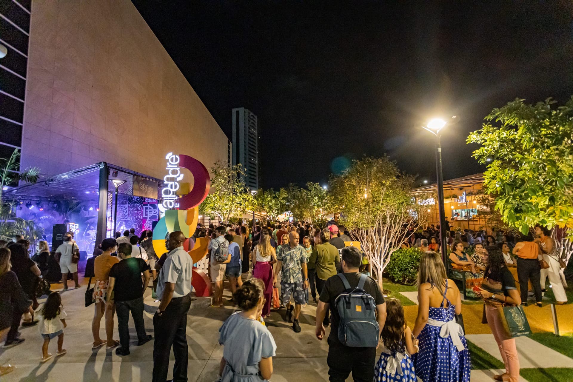 Samba no Alpendre agita noites no Natal Shopping com artistas convidados