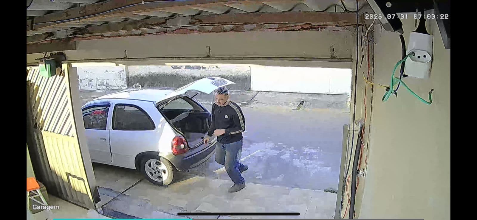 Família de vendedor de joias é feita refém durante assalto em Viana