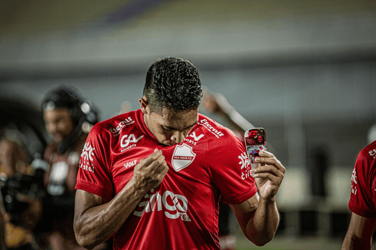 Vila Nova vence o Anápolis por 3×0, quebra jejum e conquista o Goianão 2025