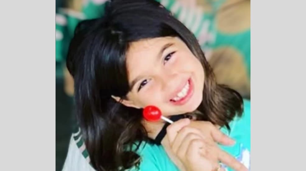 Filha de cantor da banda Pagunça de 10 anos morre após ser encontrada desacordada em piscina em Gravatá,PE