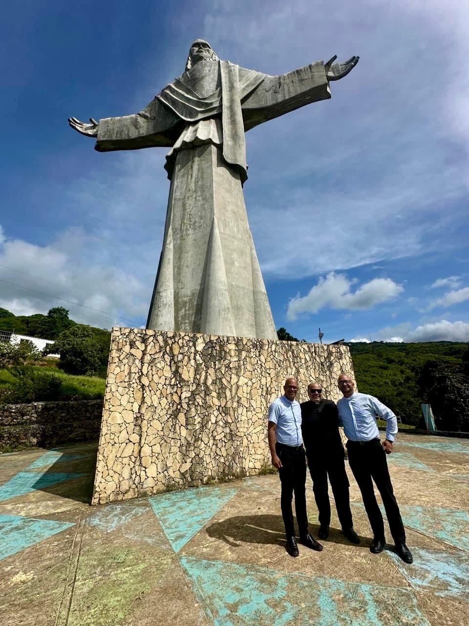 Reitor do Cristo, padre Omar é vítima de capotamento na Venezuela; ele segue internado e estável