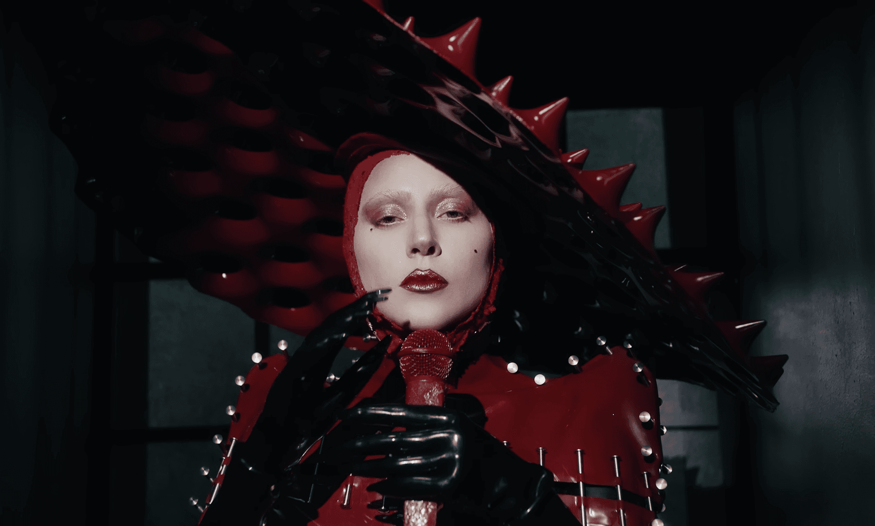 Lady Gaga no Rio: veja primeiras imagens da montagem do show em Copacabana