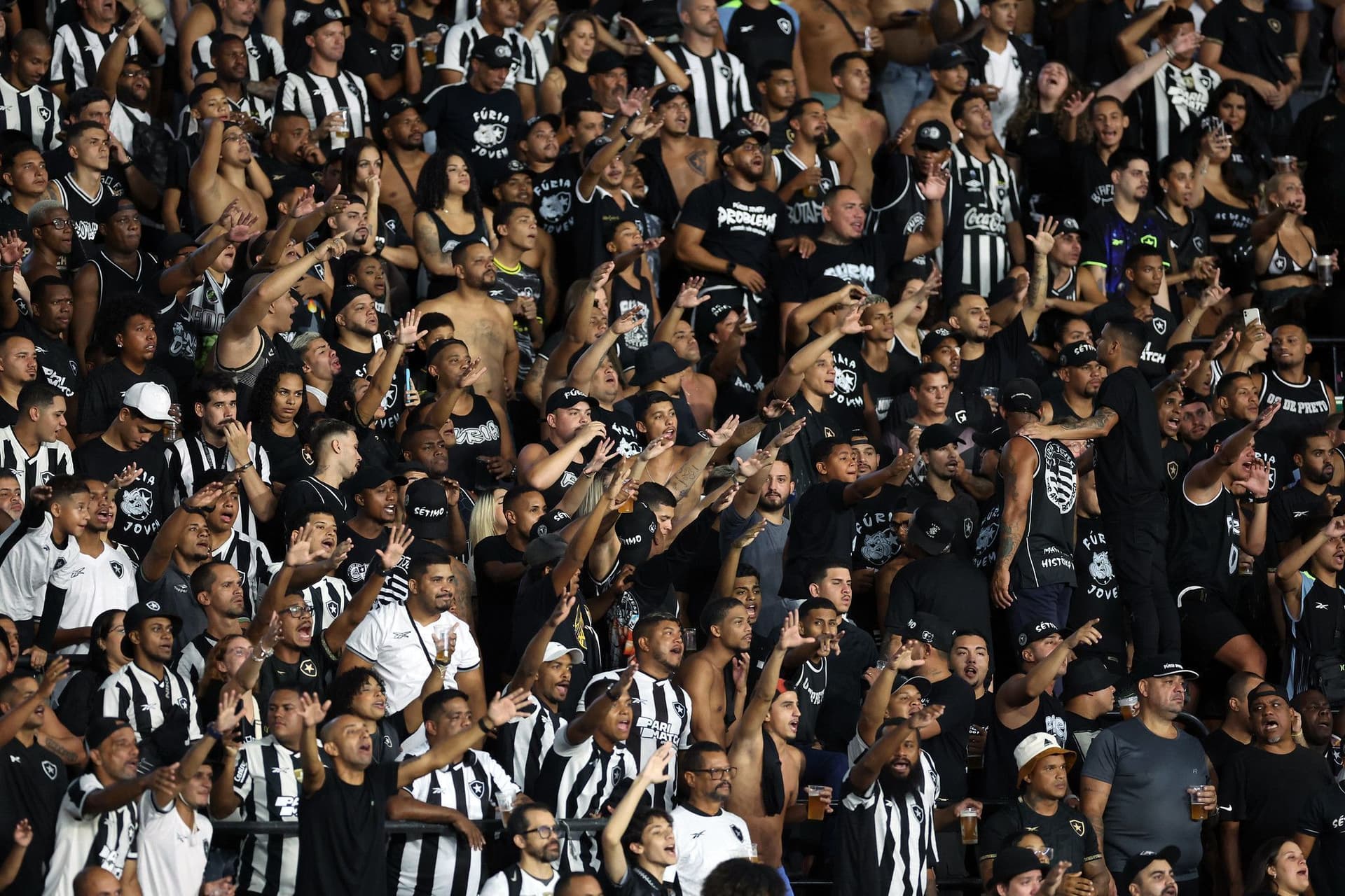 Botafogo x Fluminense: veja escalações para jogo do Brasileirão
